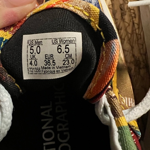 Vans Unisex National Geographic Collaboration Era Sneakers Magazine - Picture 9 of 10